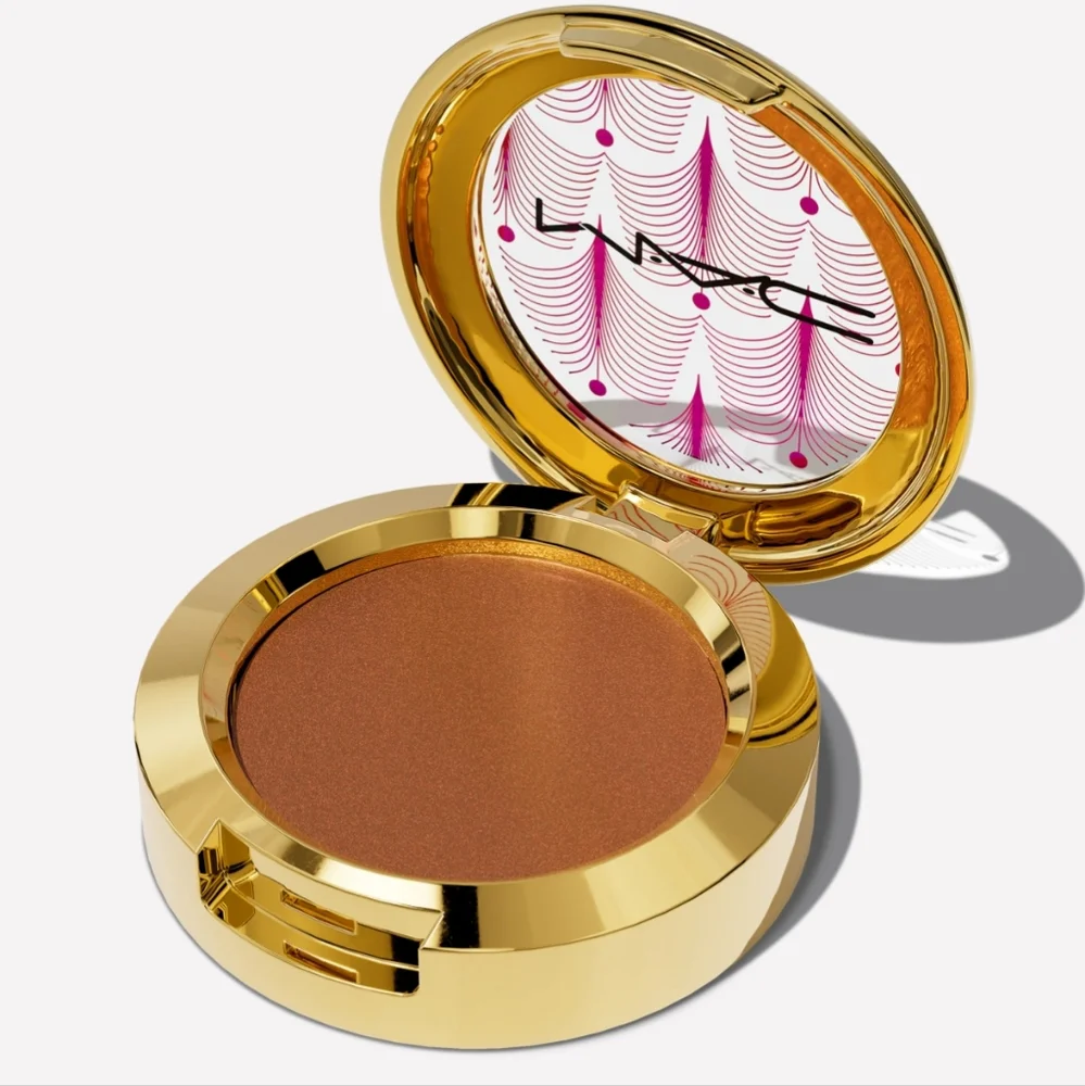 MAC Limited Edition Metallic Cream Blush- GLOWING TREASURE - Golden Bronze